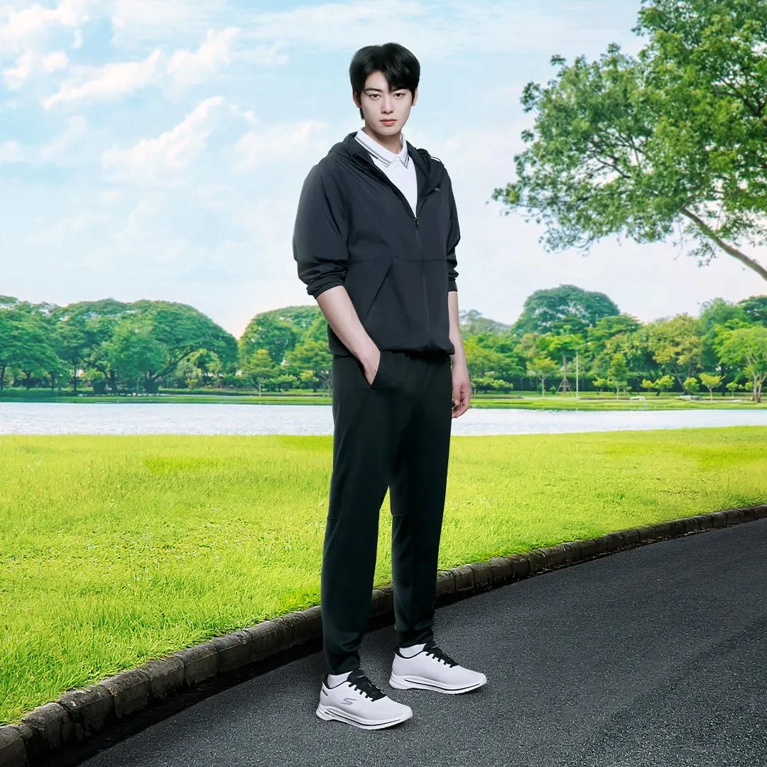Recent activity shot of Cha Eunwoo