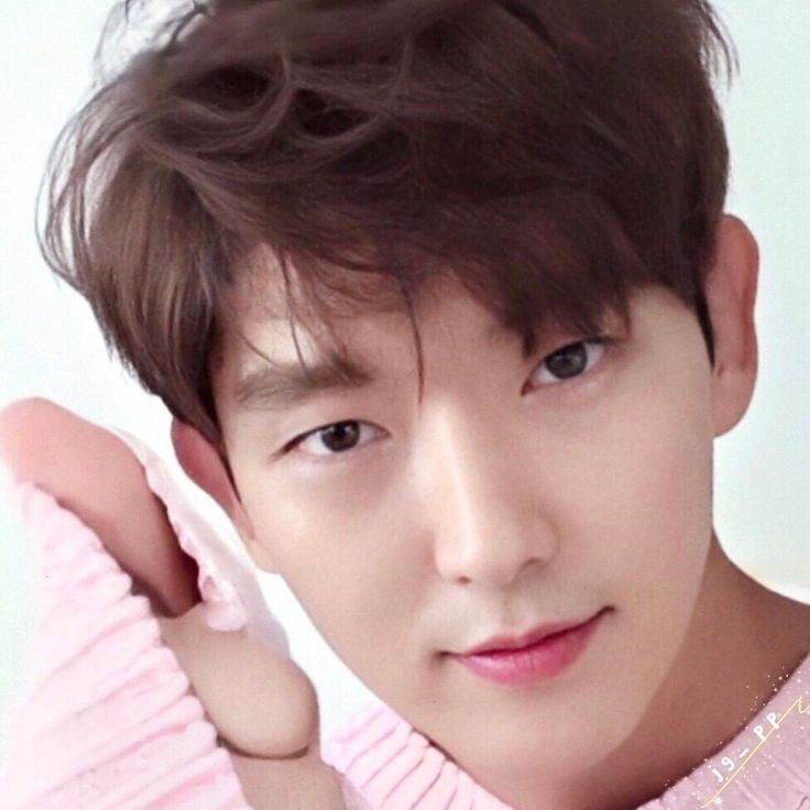 Behind-the-scenes cut of Lee Joongi