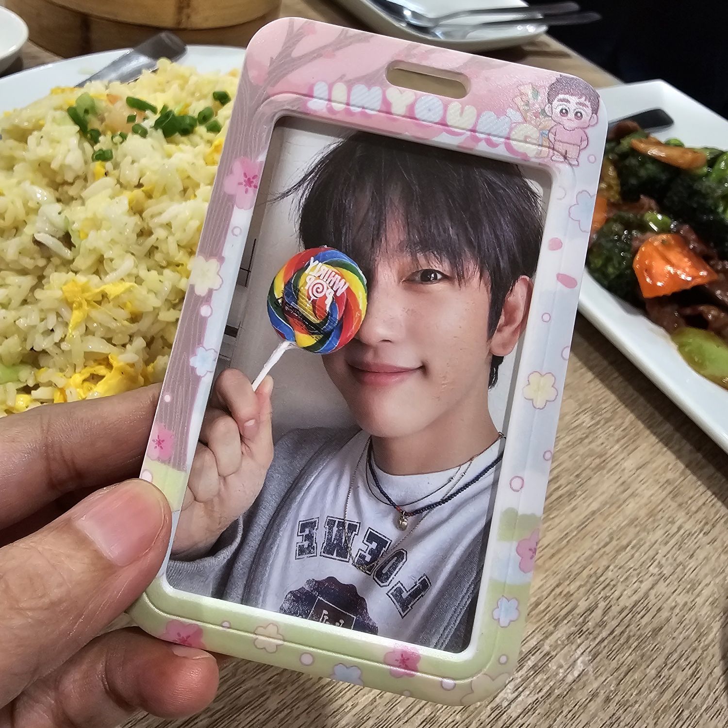 粉丝拍下的朴珍荣瞬间