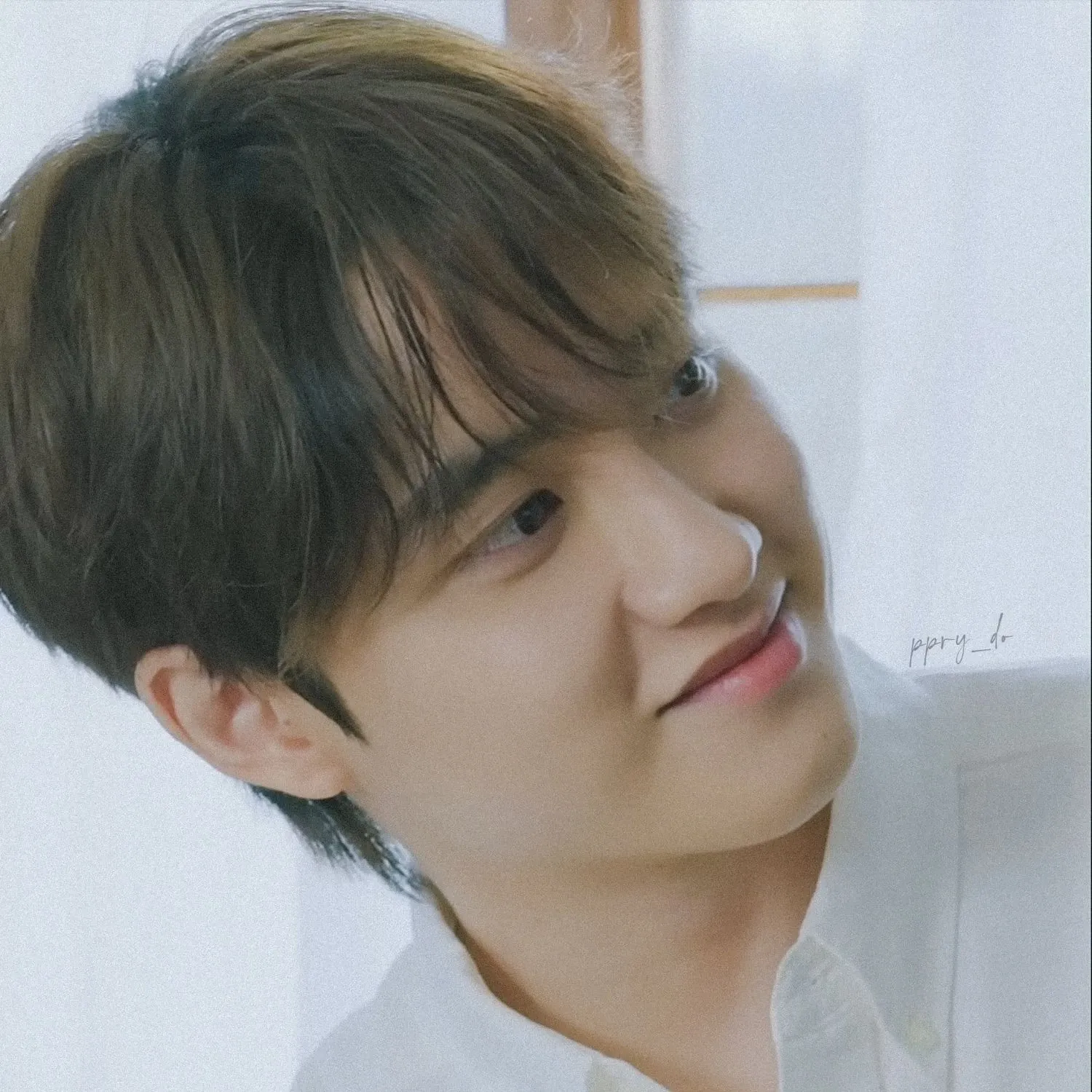 Behind-the-scenes cut of Doh Kyungsoo (D.O.)