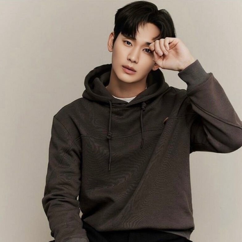 粉絲拍下的金秀賢瞬間