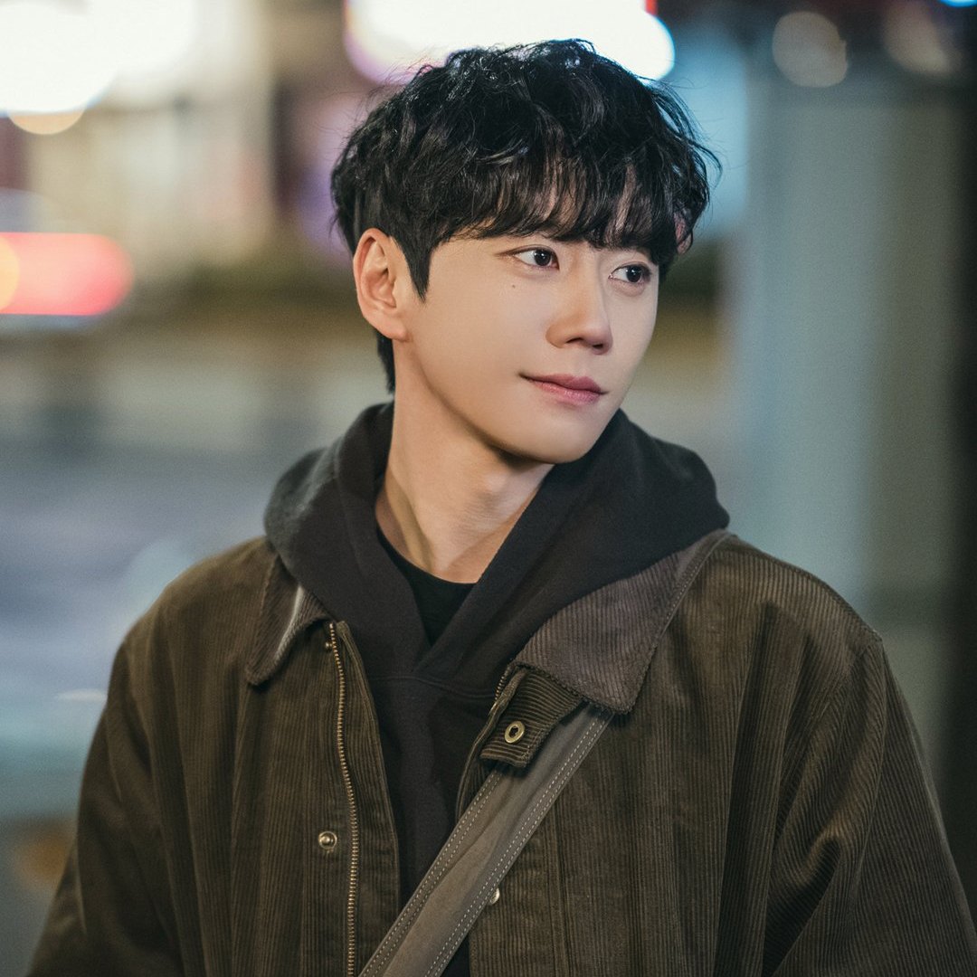 Recent activity shot of Lee Junyoung
