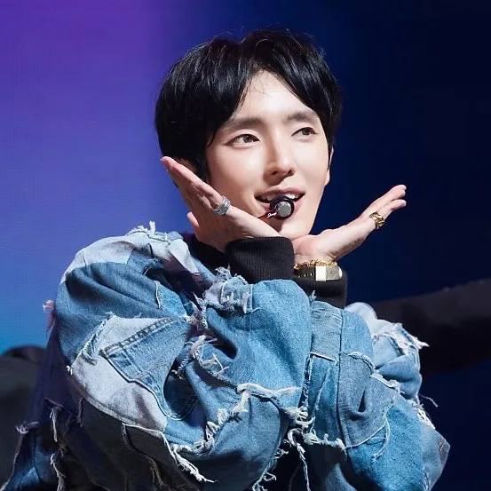 Foto terbaru dari Lee Joongi