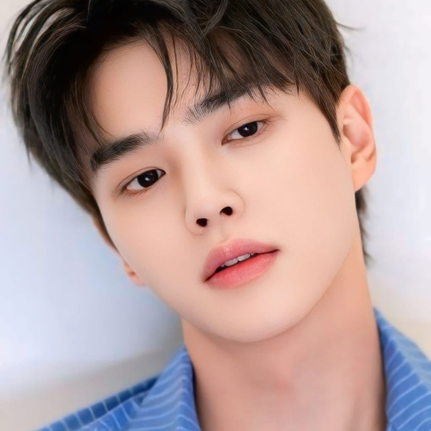 A moment captured by a fan of Song Kang