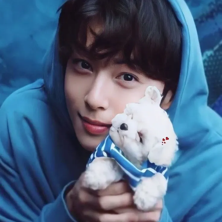 Recent activity shot of Cha Eunwoo