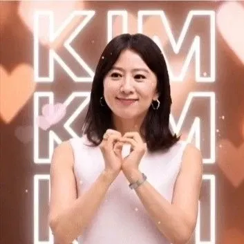 Behind-the-scenes cut of Kim Heeae