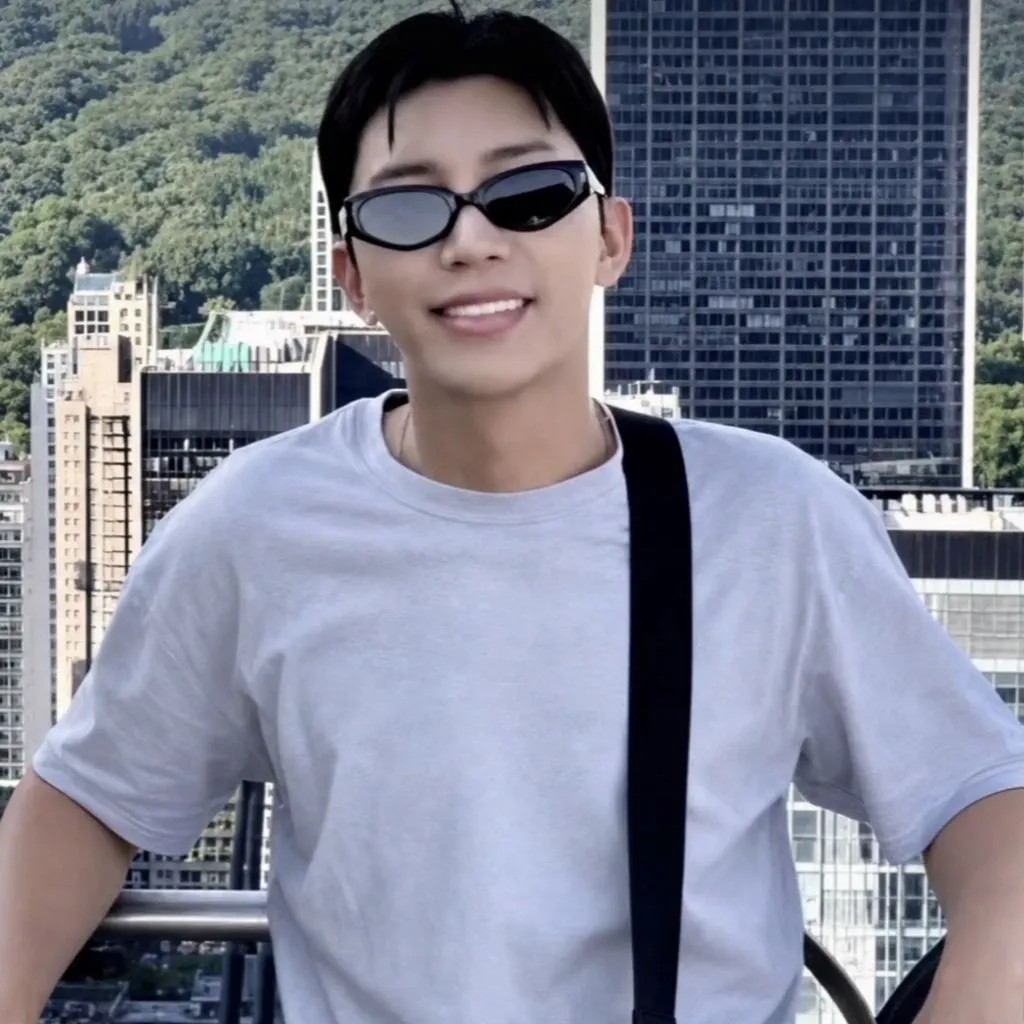 Foto kegiatan terbaru dari Lim Youngwoong