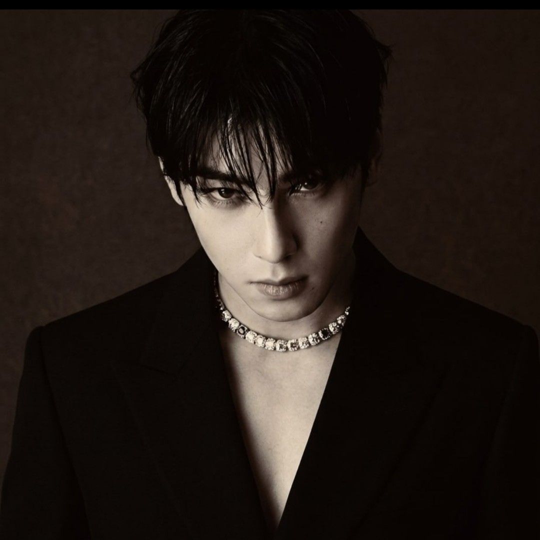 Recent activity shot of Cha Eunwoo