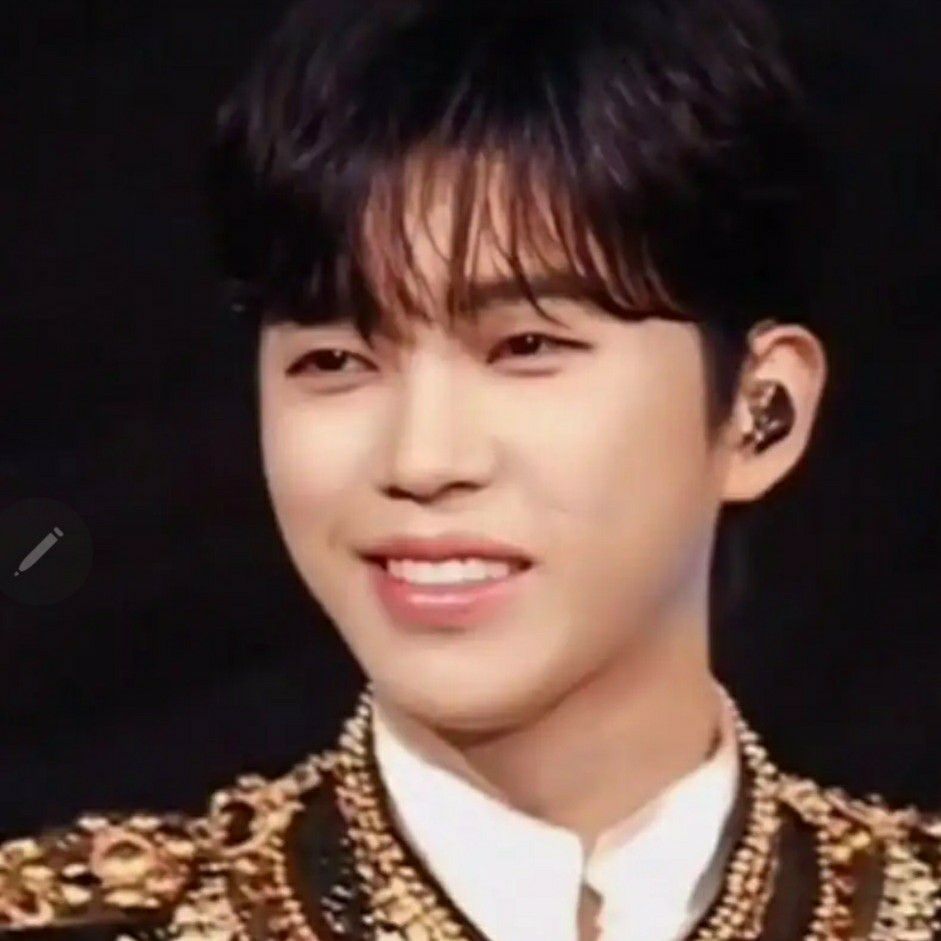 Momen yang diabadikan oleh penggemar Lim Youngwoong