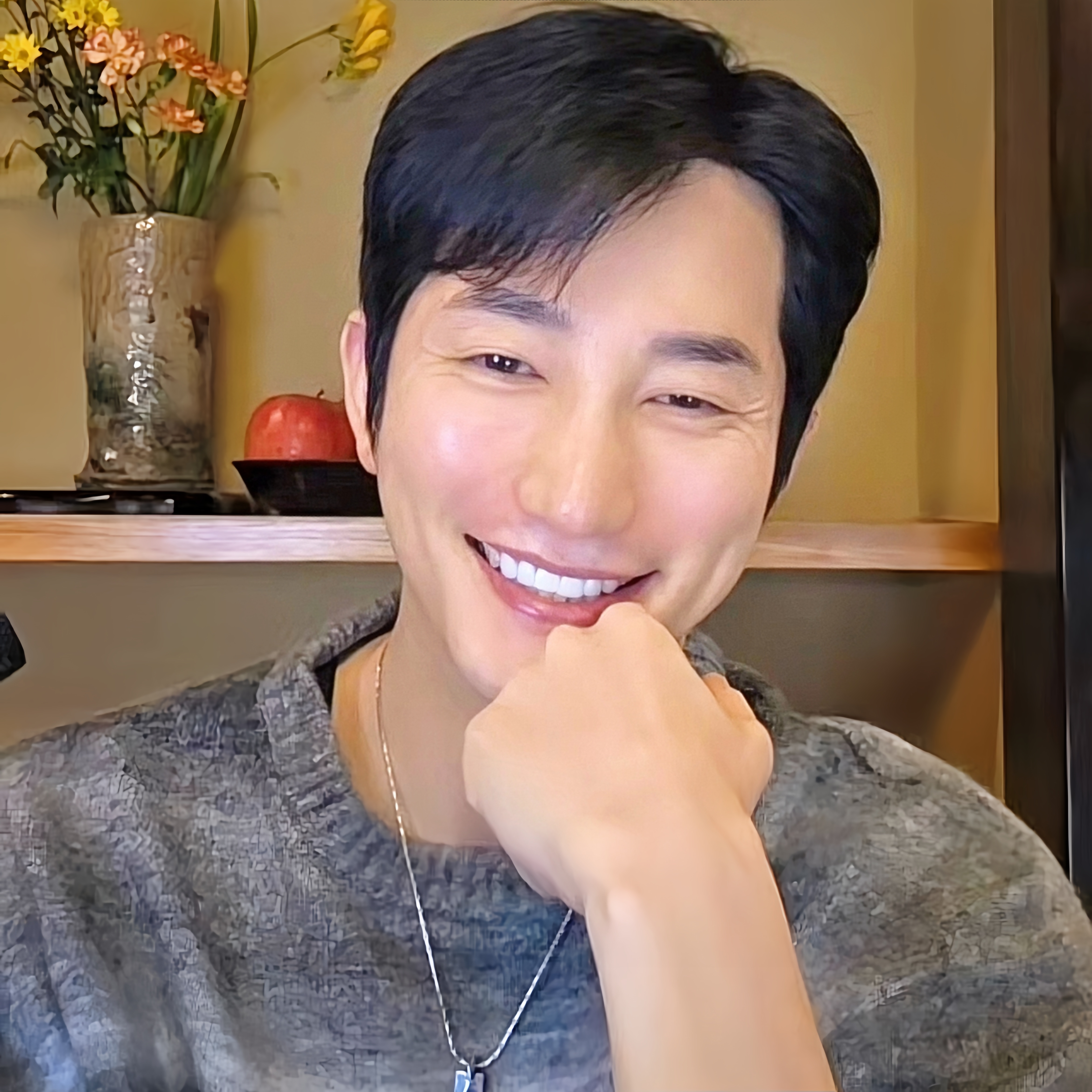 A moment captured by a fan of Park Sihoo