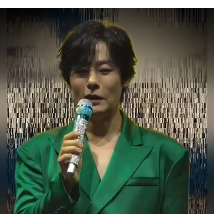 Behind-the-scenes cut of Kang Moonkyung