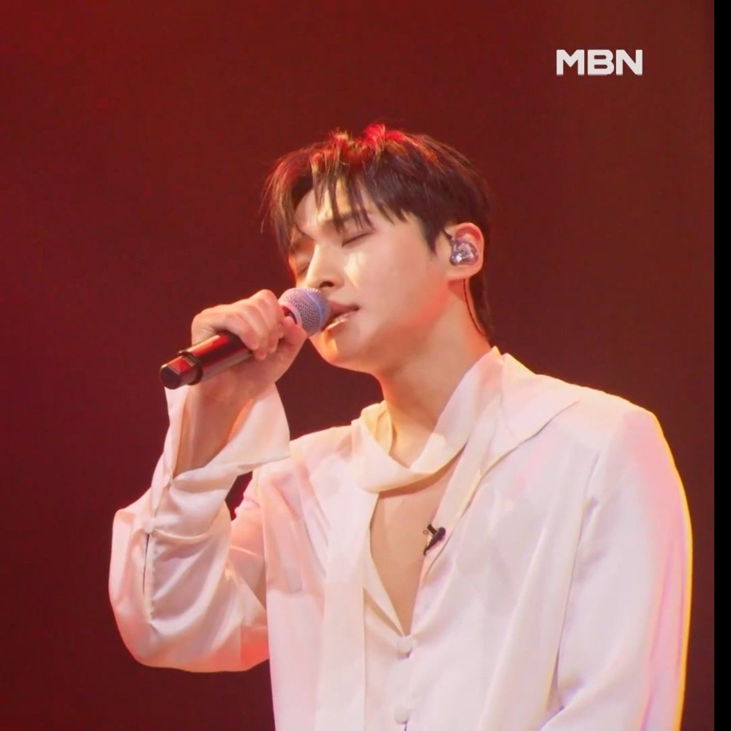 A moment captured by a fan of Seong Ri