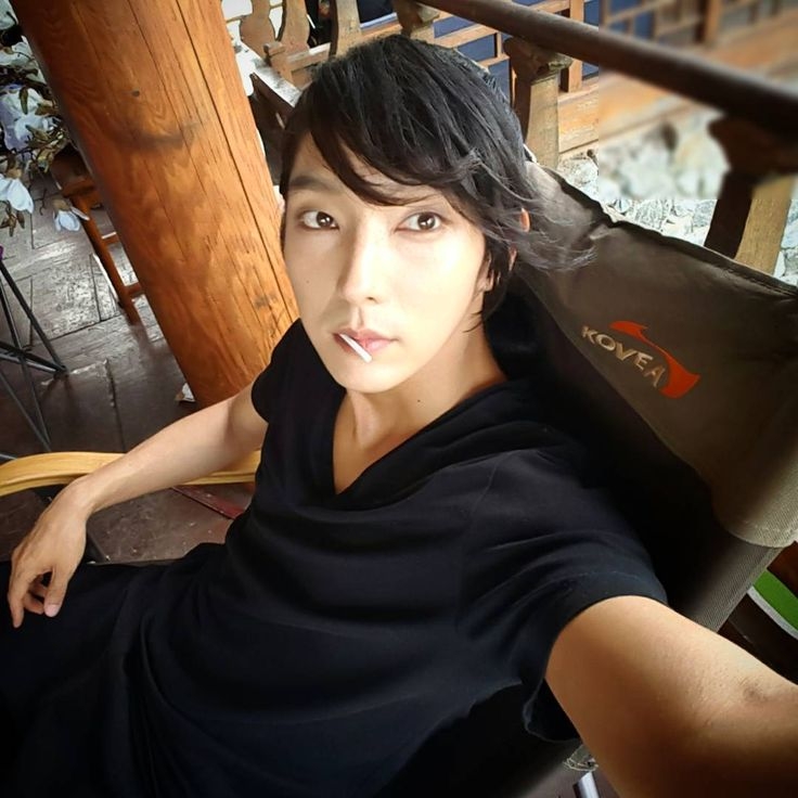 A moment captured by a fan of Lee Joongi