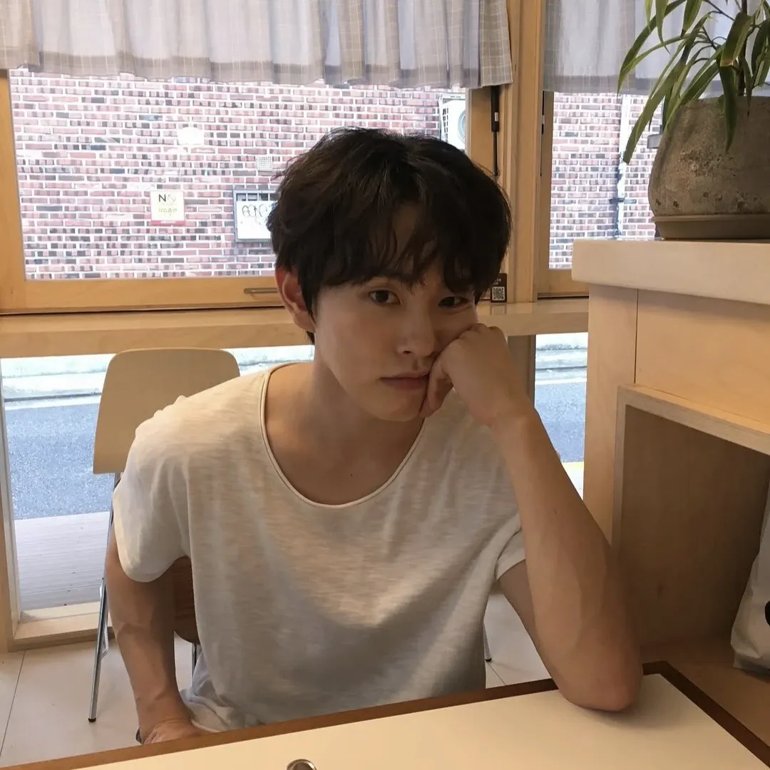 Recent activity shot of Lee Byeongchan