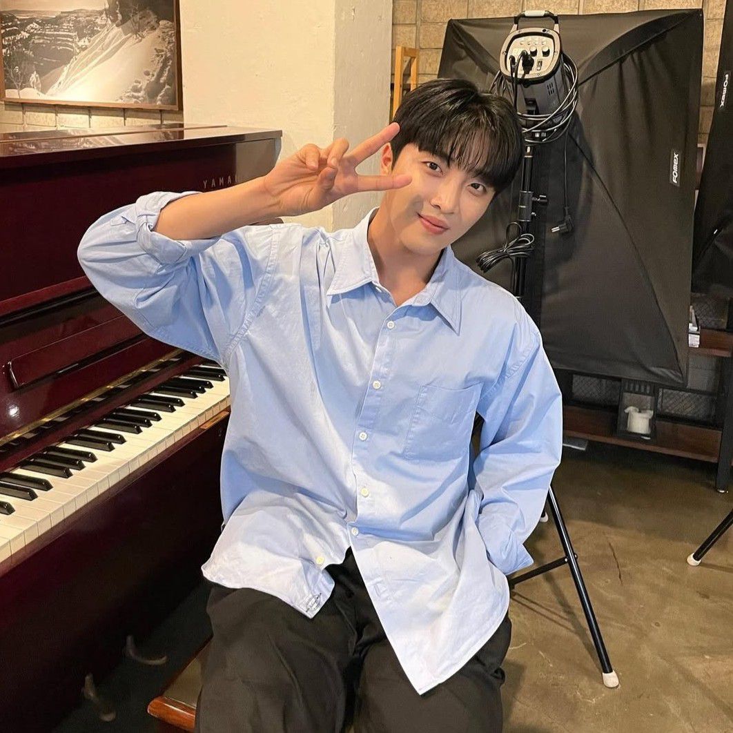 Behind-the-scenes cut of Hwang Yunsung