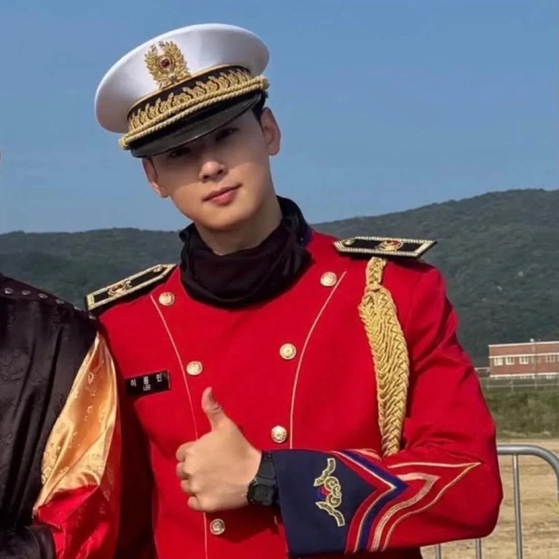 A moment captured by a fan of Cha Eunwoo