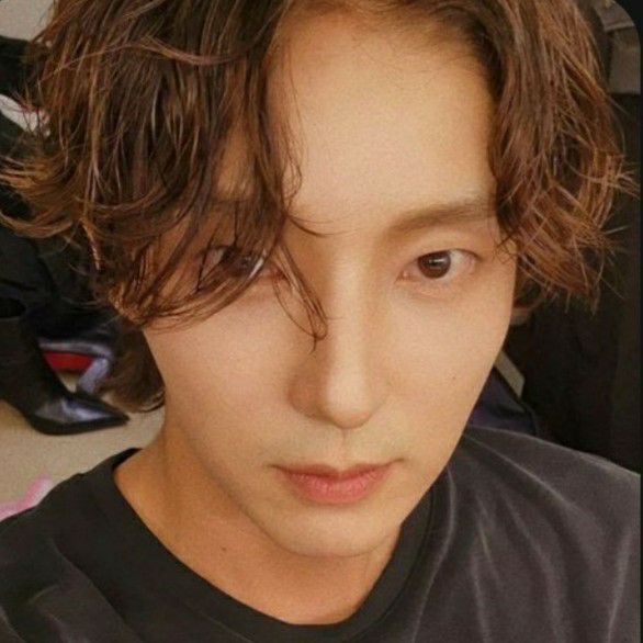 Latest photo of Lee Joongi