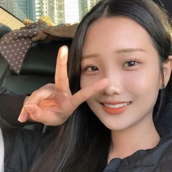 Behind-the-scenes cut of Kim Soyeon (2004)