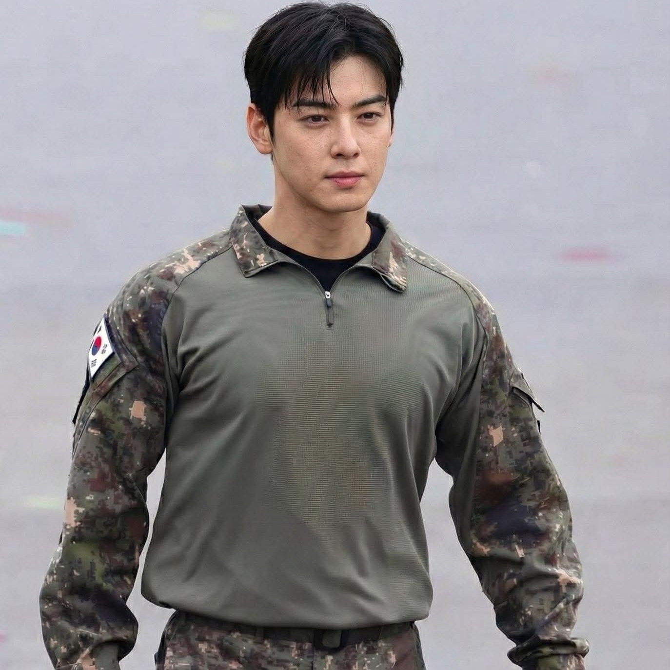 Behind-the-scenes cut of Cha Eunwoo