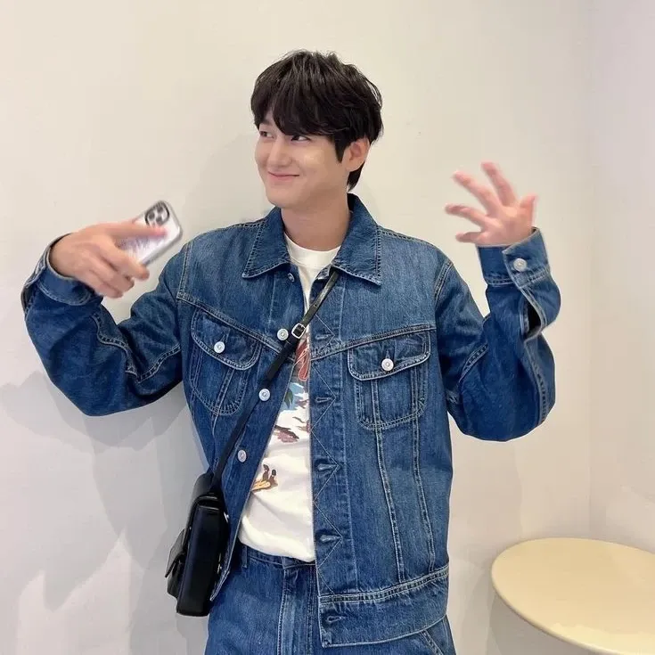Momen yang diabadikan oleh penggemar Kim Bum