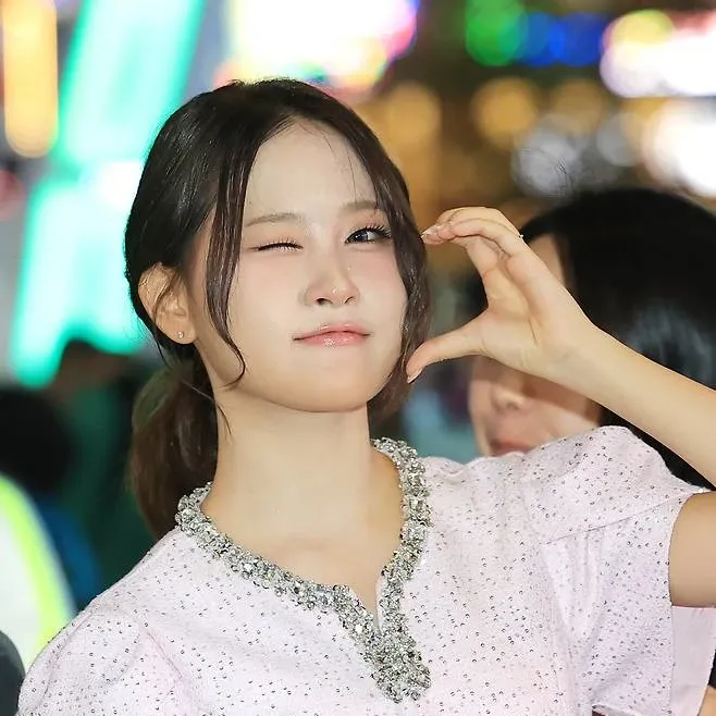Behind-the-scenes cut of Kim Dahyun