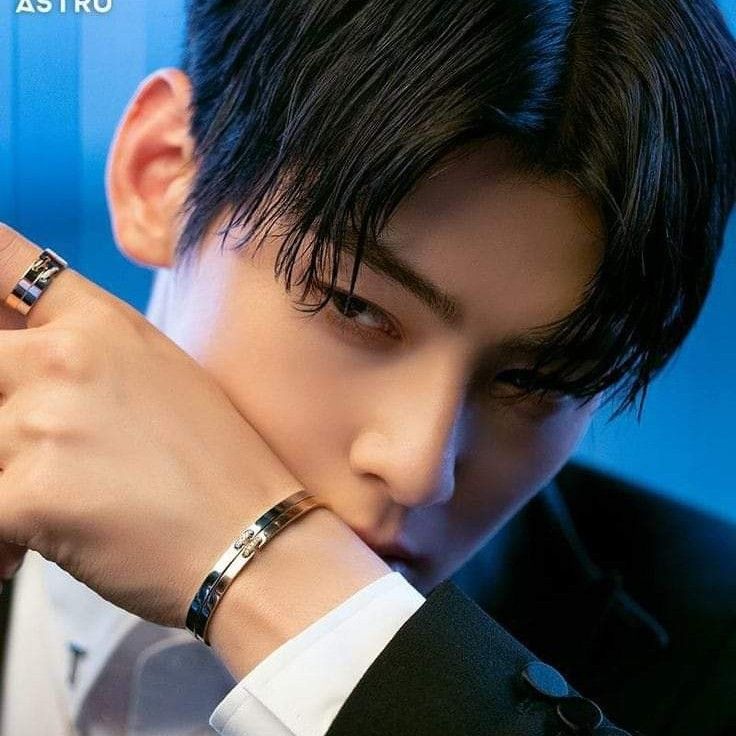 Latest photo of Cha Eunwoo