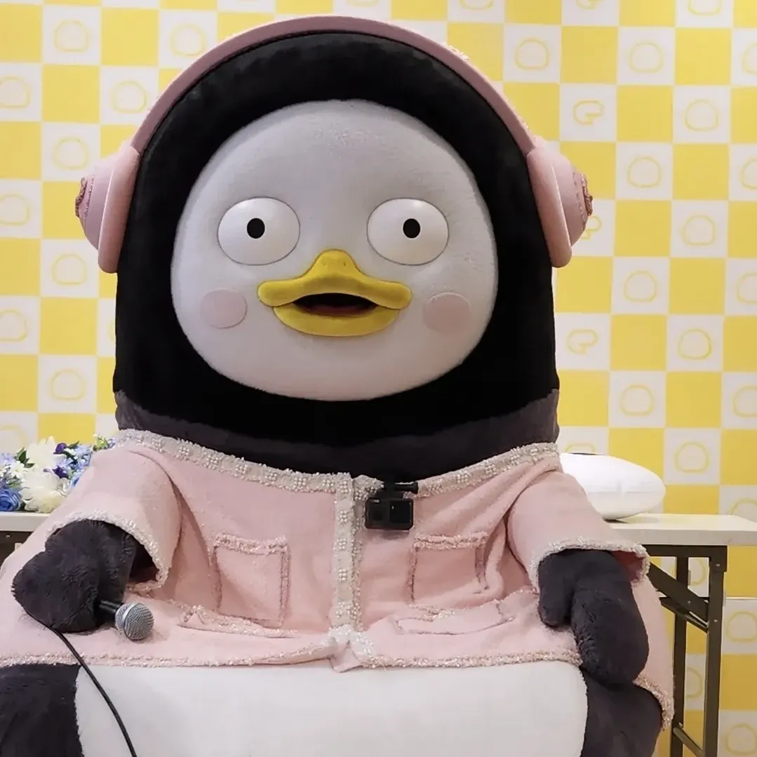 ペンスの最近の活動ショット