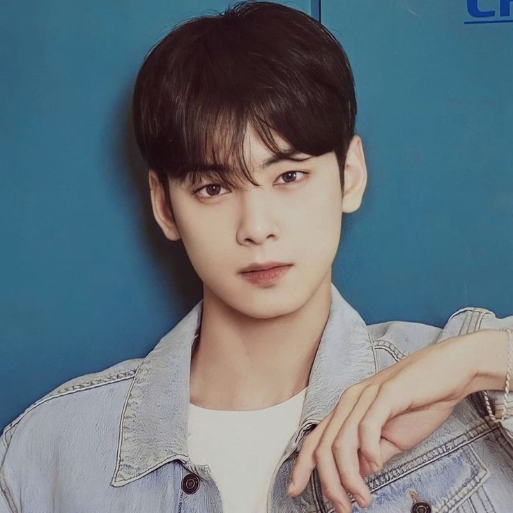 A moment captured by a fan of Cha Eunwoo