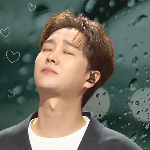 A moment captured by a fan of Song Minjun