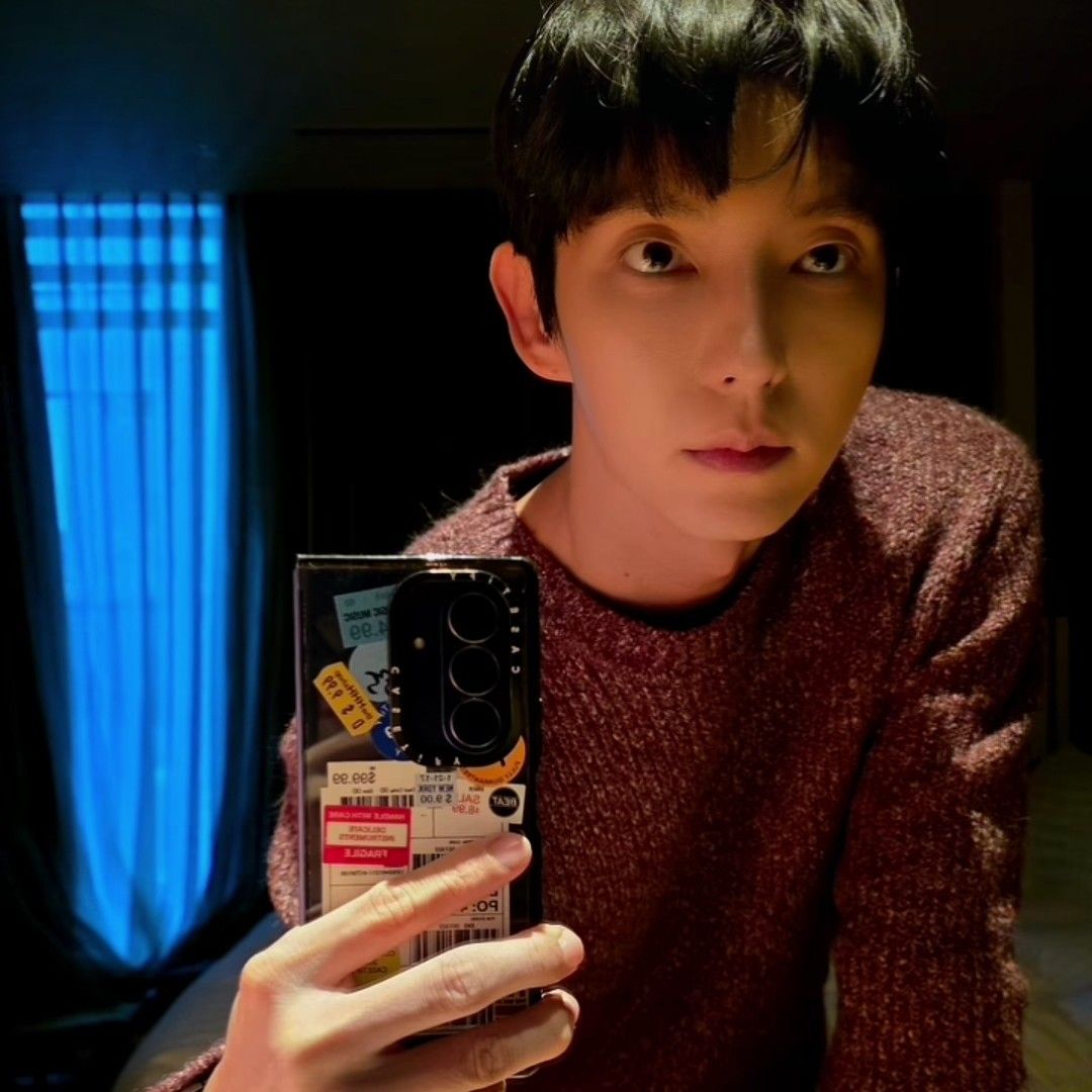 Behind-the-scenes cut of Lee Joongi