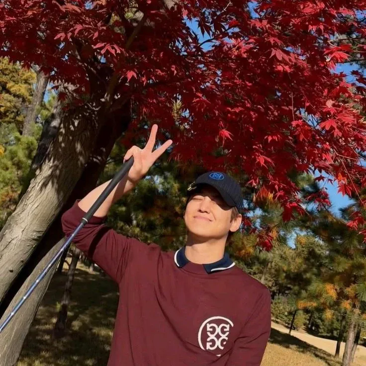 Behind-the-scenes cut of Kim Bum