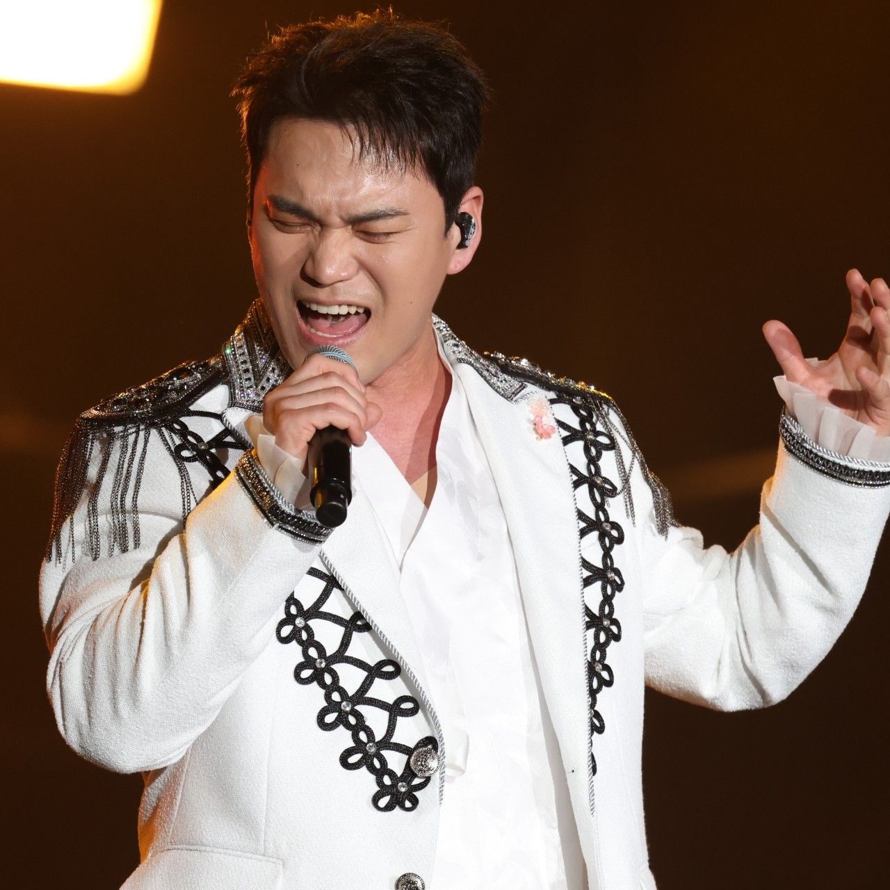 Recent activity shot of Cheonrokdam