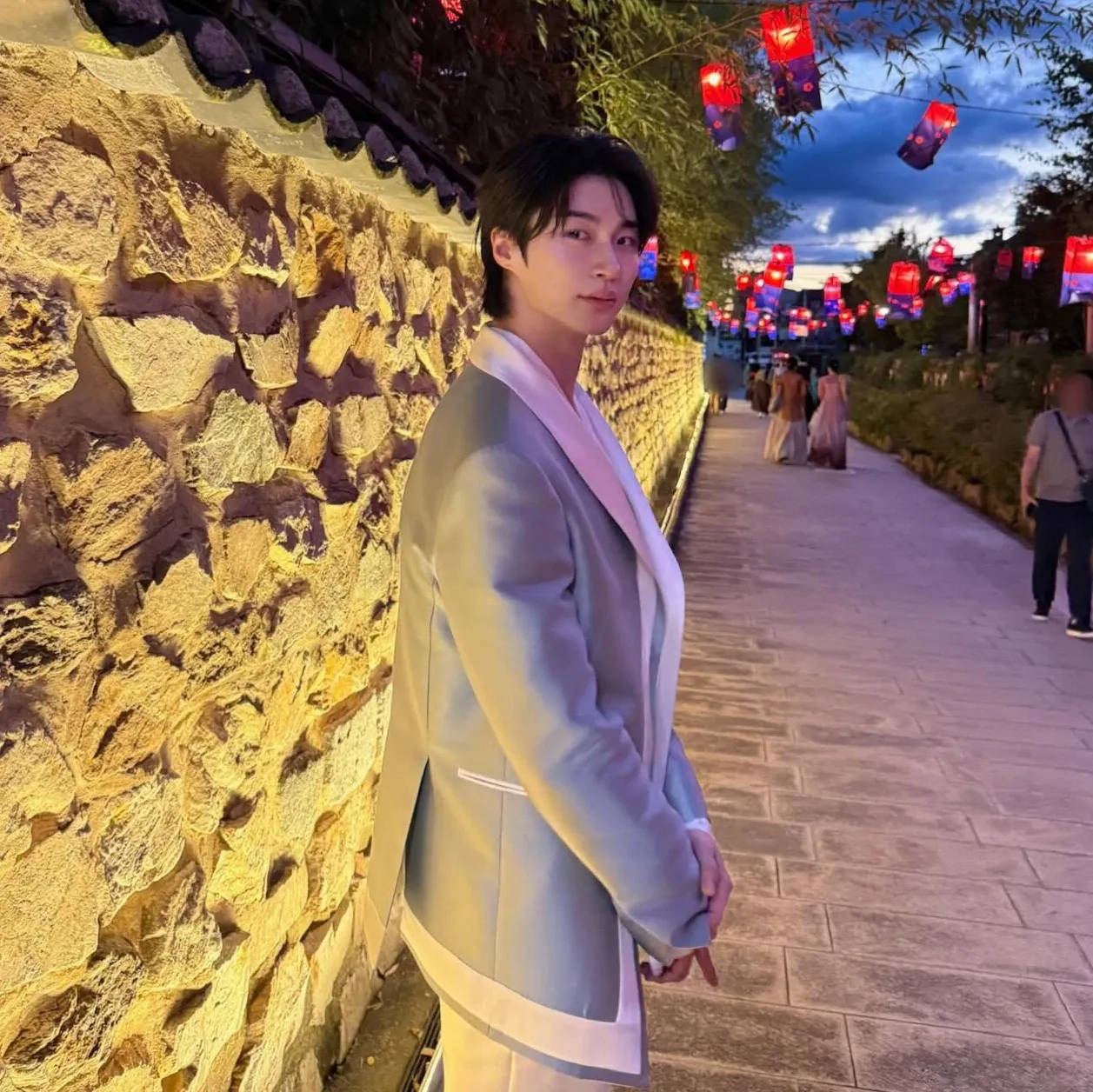 A moment captured by a fan of Byeon Wooseok