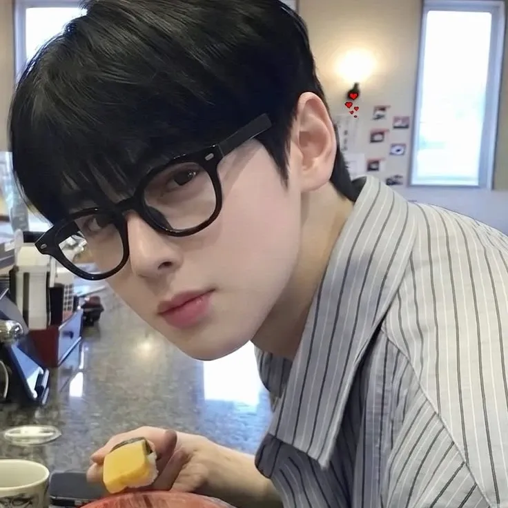 Latest photo of Cha Eunwoo