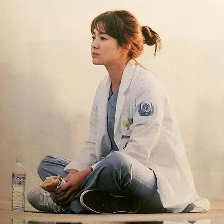 Behind-the-scenes cut of Song Hyekyo