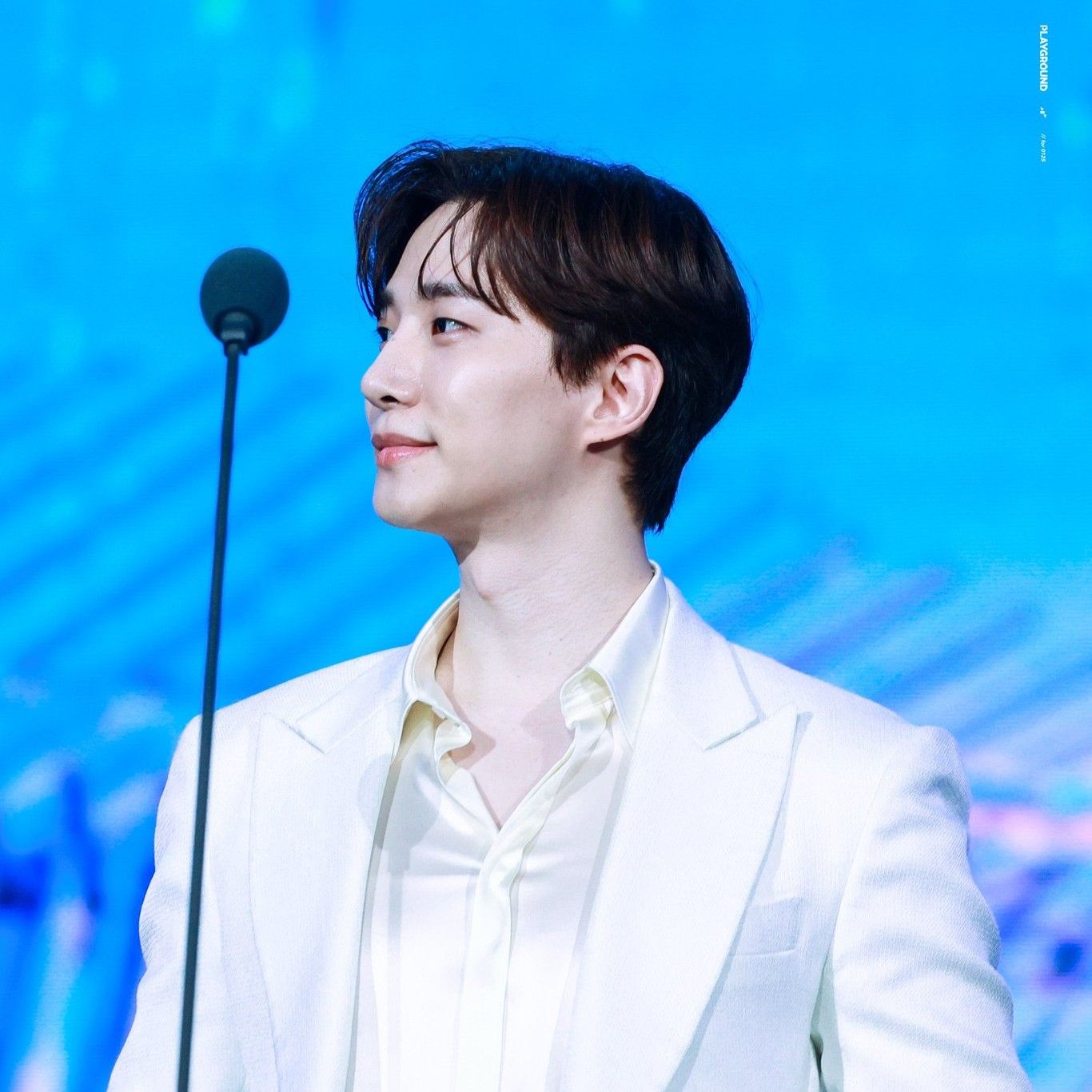 粉絲拍下的李俊昊瞬間