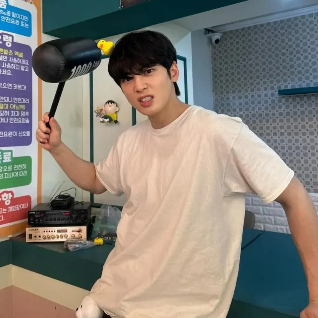 Recent activity shot of Cha Eunwoo