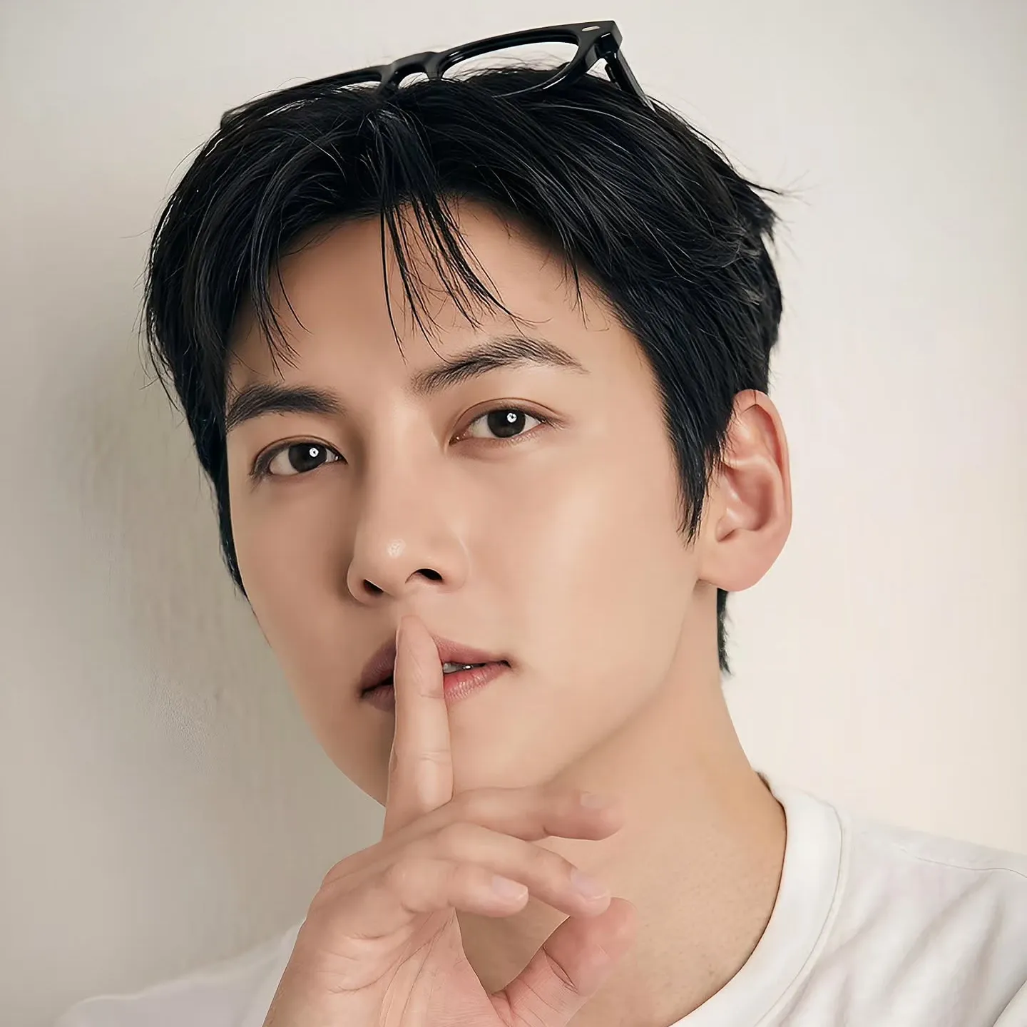 Behind-the-scenes cut of Ji Changwook