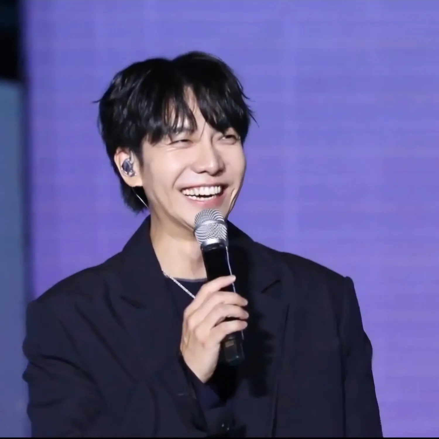 Cuplikan di balik layar dari Lee Seunggi