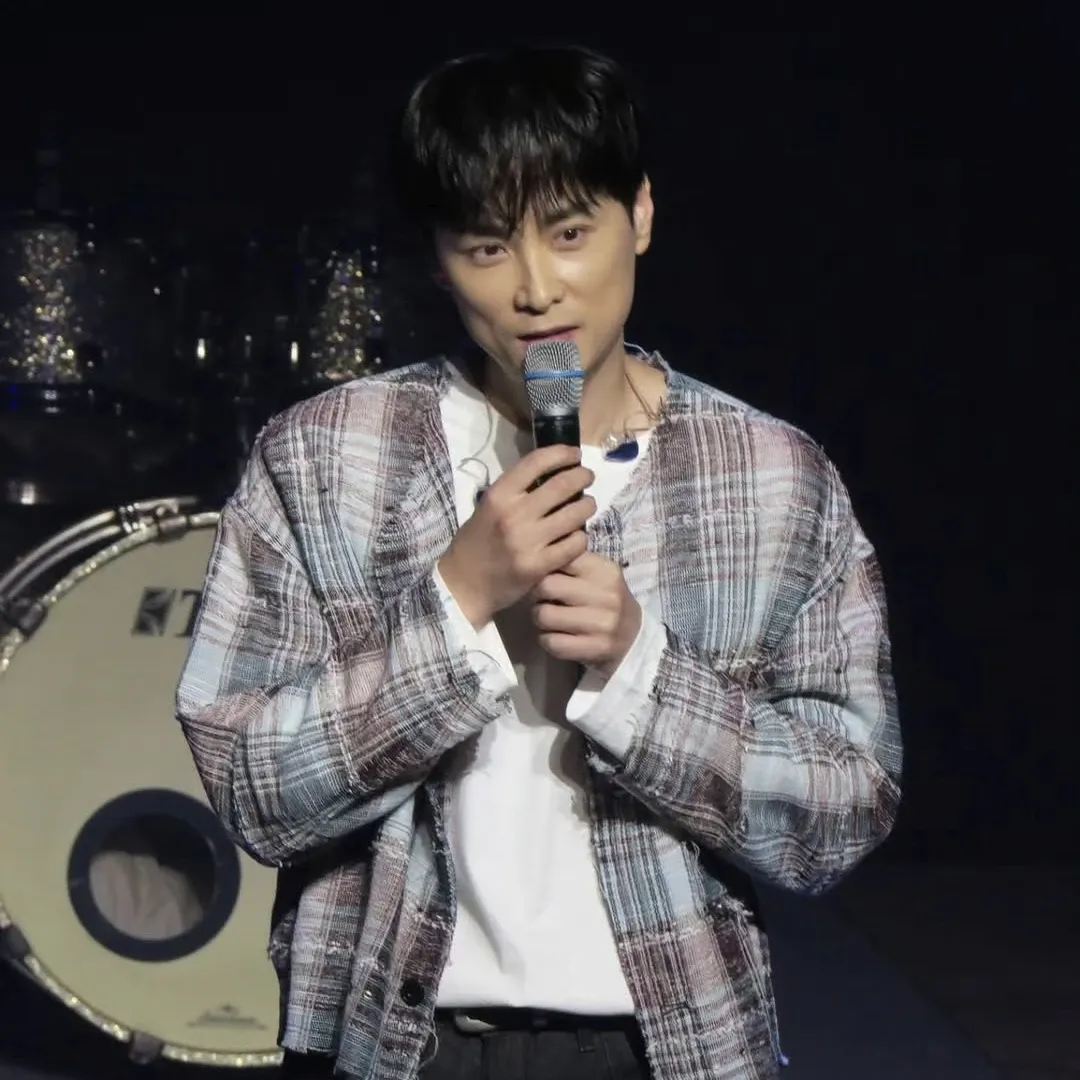 Latest photo of Min Kyunghoon