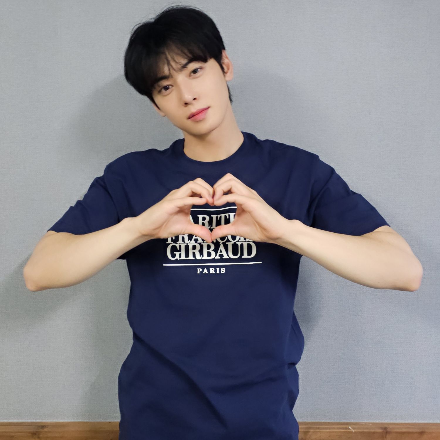 Behind-the-scenes cut of Cha Eunwoo