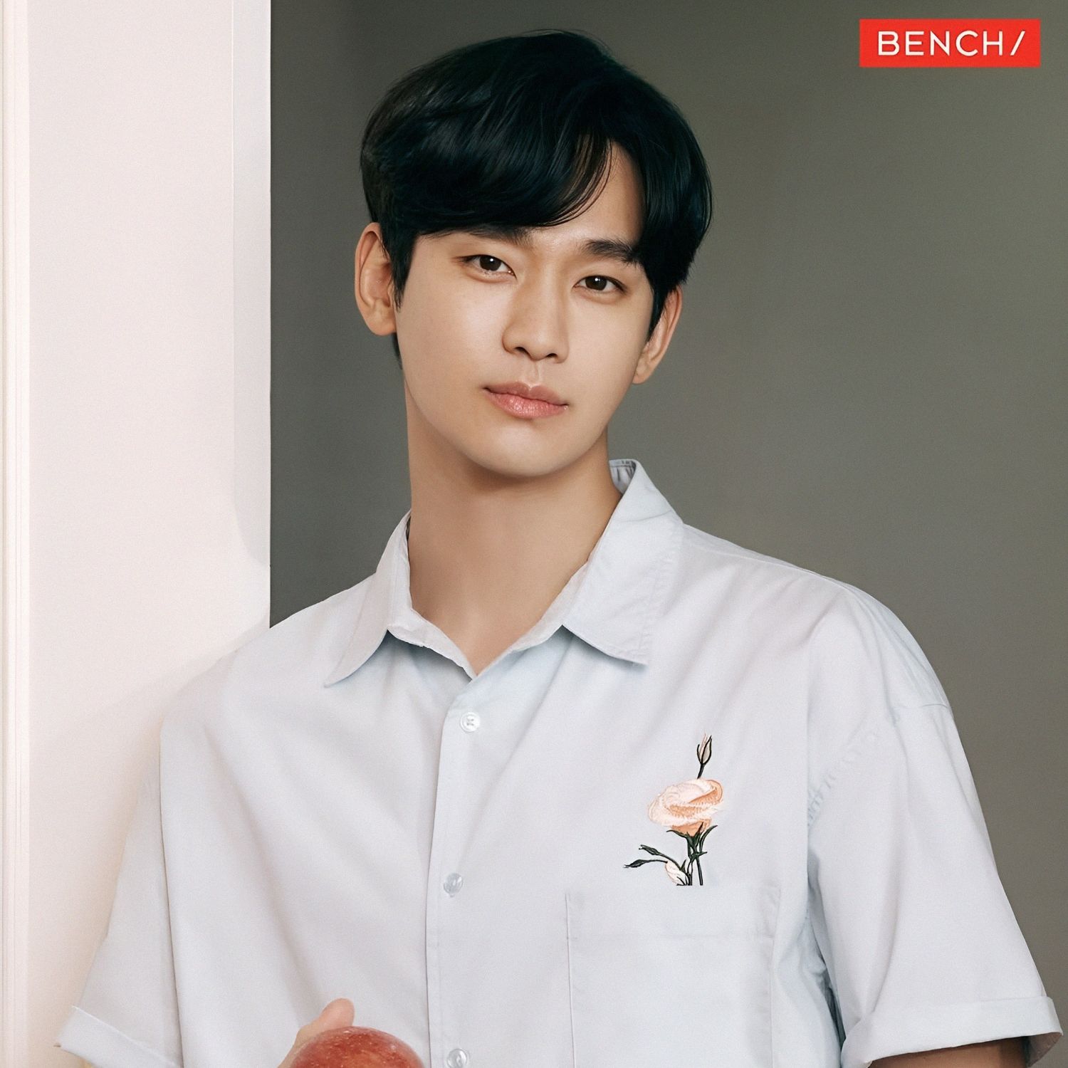 金秀賢的最新照片