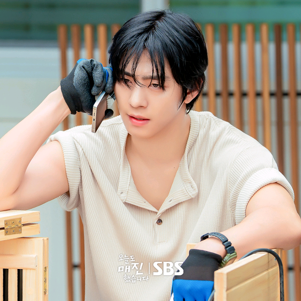 Recent activity shot of Ahn Hyoseop