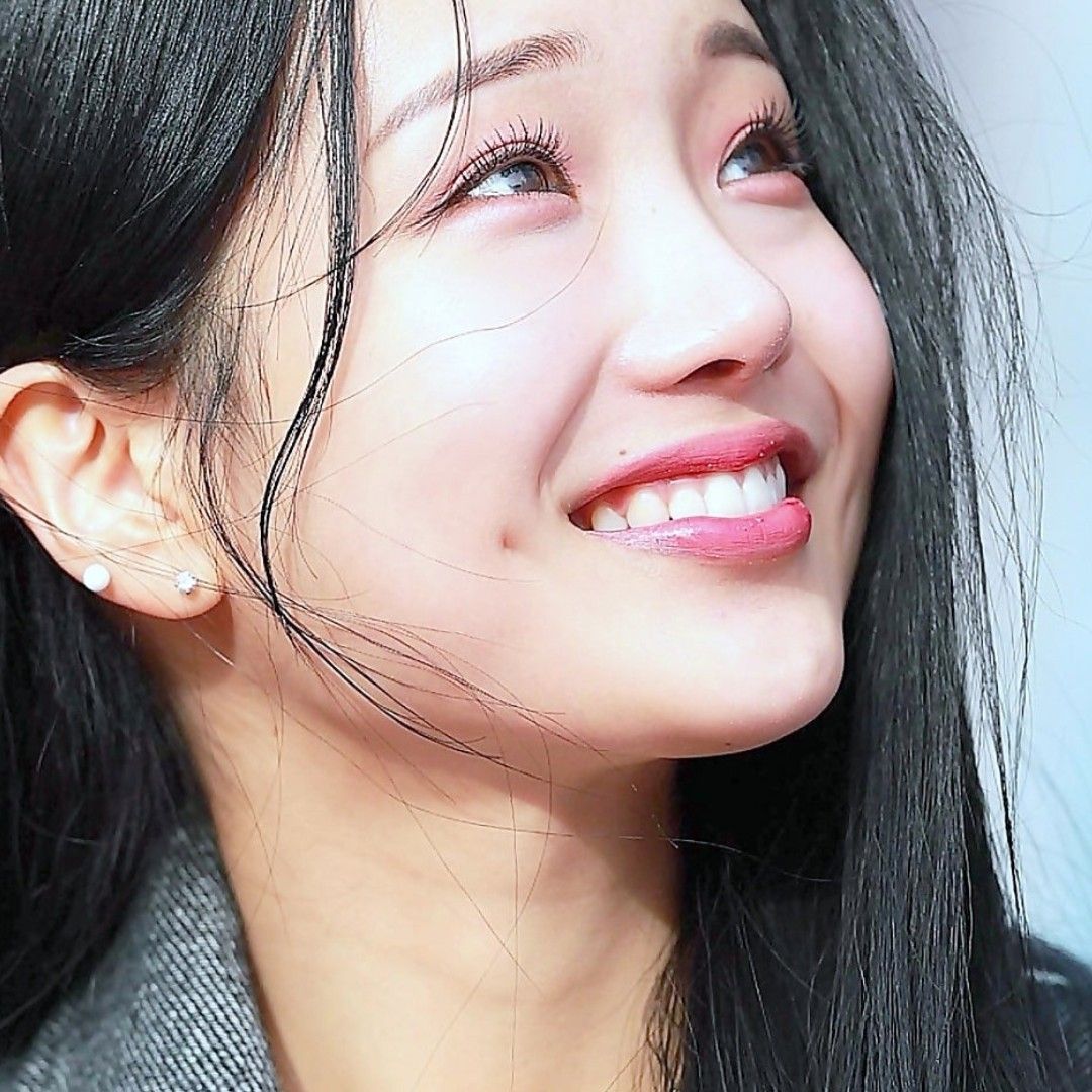 A moment captured by a fan of Kim Soyeon (2004)