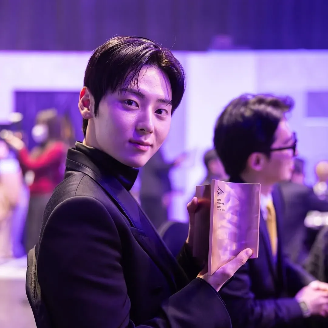 Recent activity shot of Hwang Minhyun