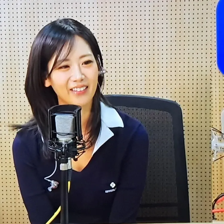 A moment captured by a fan of Kang Hyeyeon