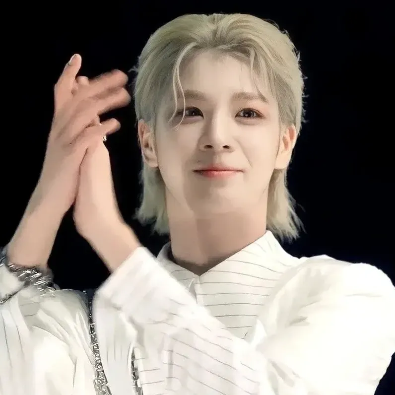Behind-the-scenes cut of Jeong Dongwon