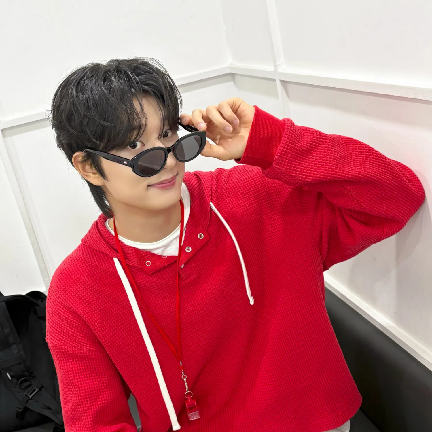 Behind-the-scenes cut of Kim Jaewon