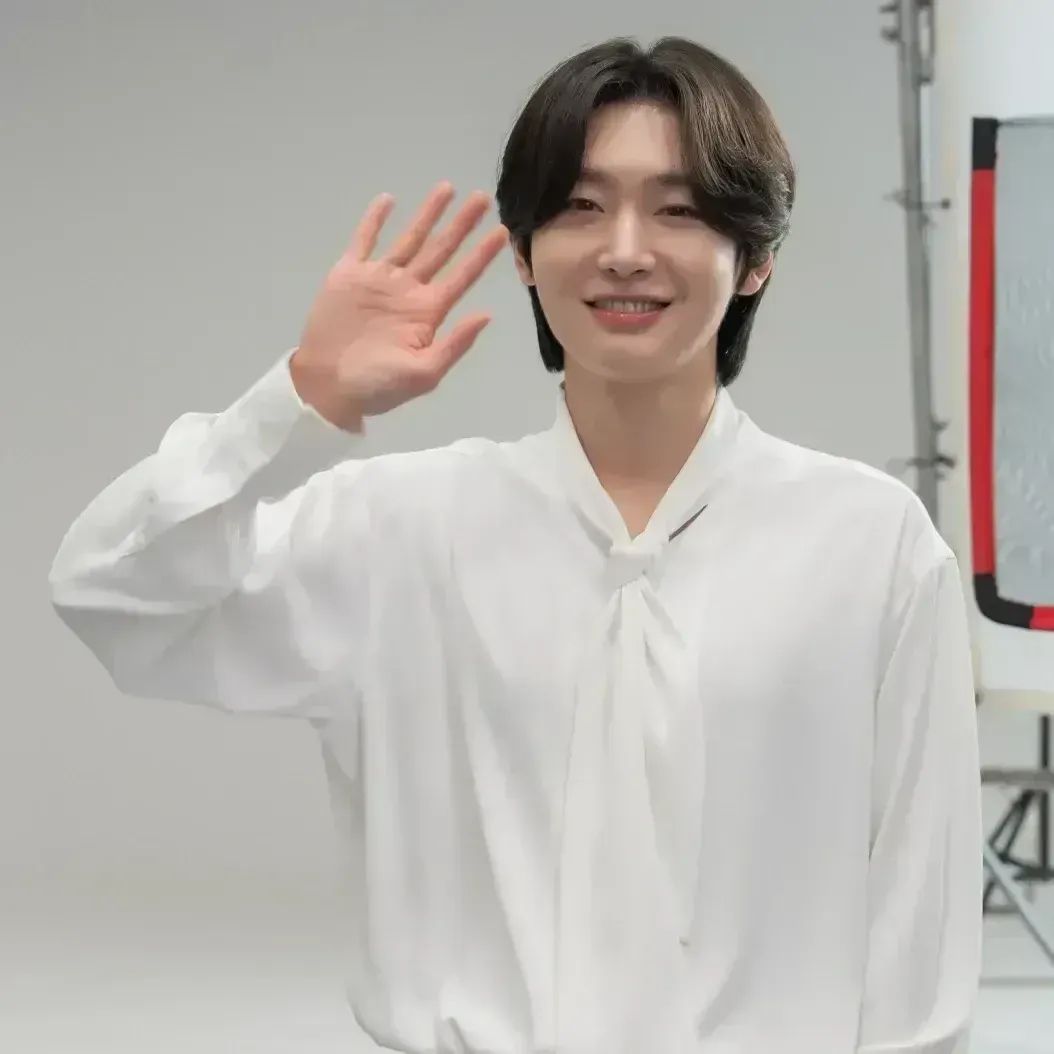Latest photo of Kim Yongbin