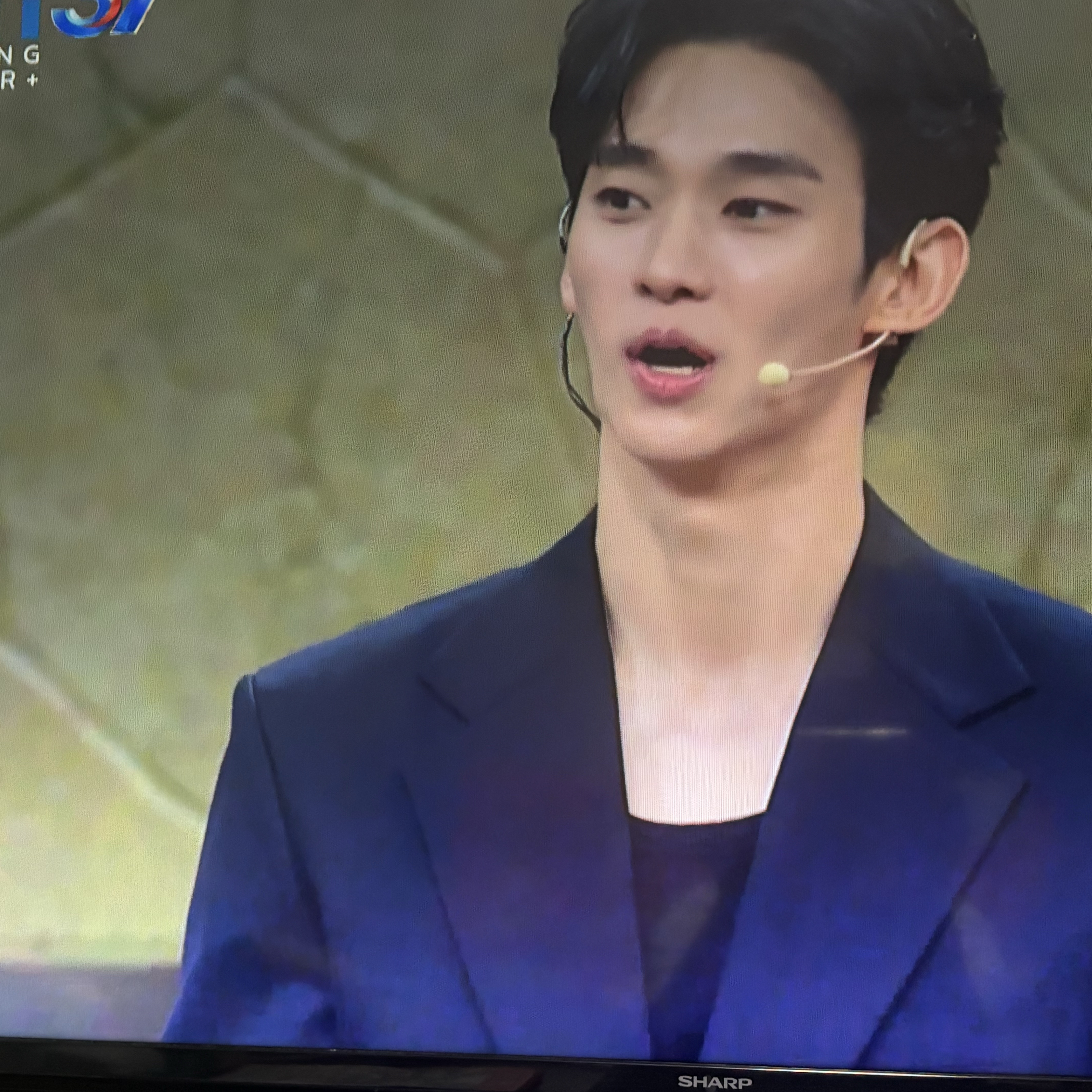 Behind-the-scenes cut of Kim Soohyun